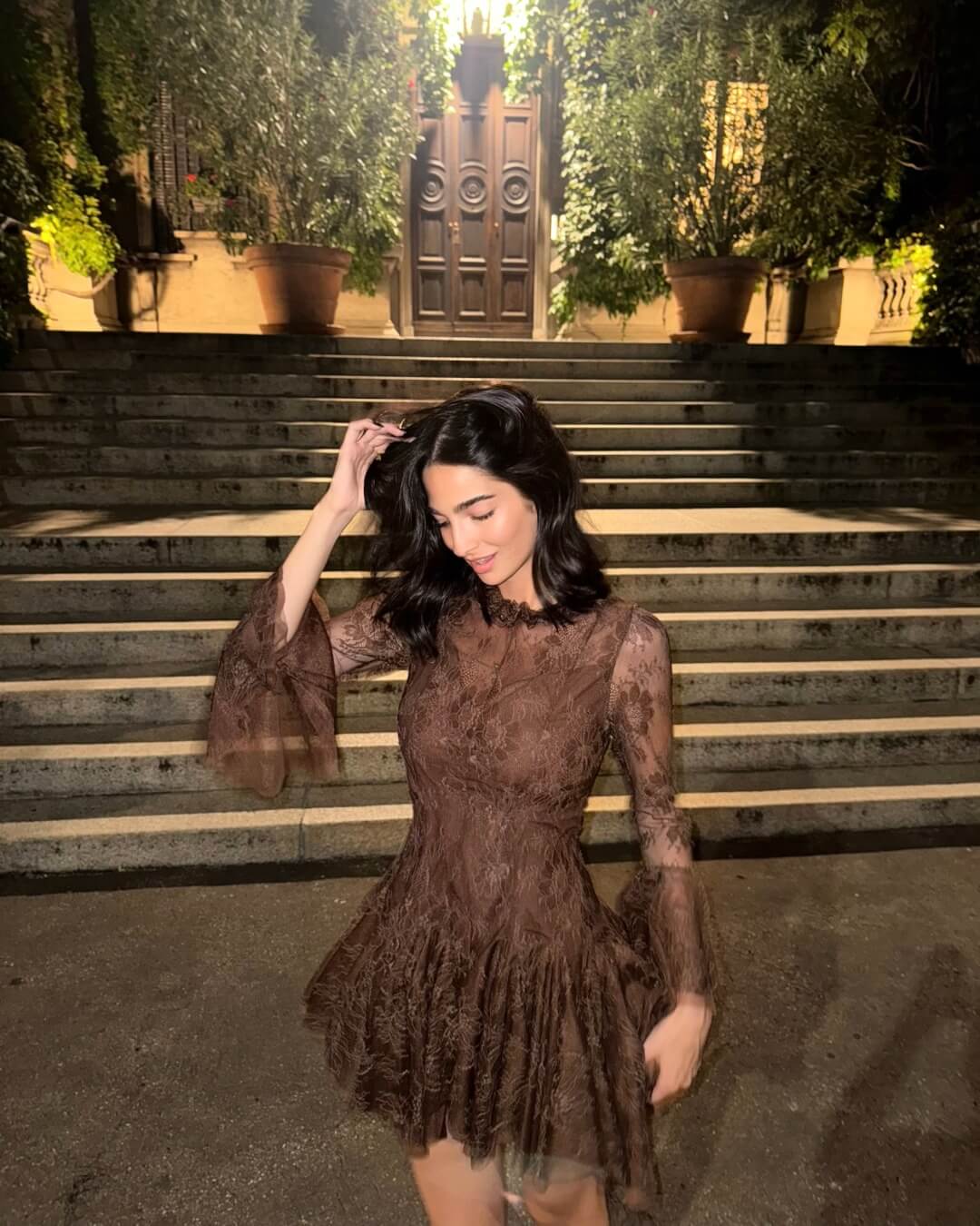 OF - Abito Stefany pizzo marrone con rouches