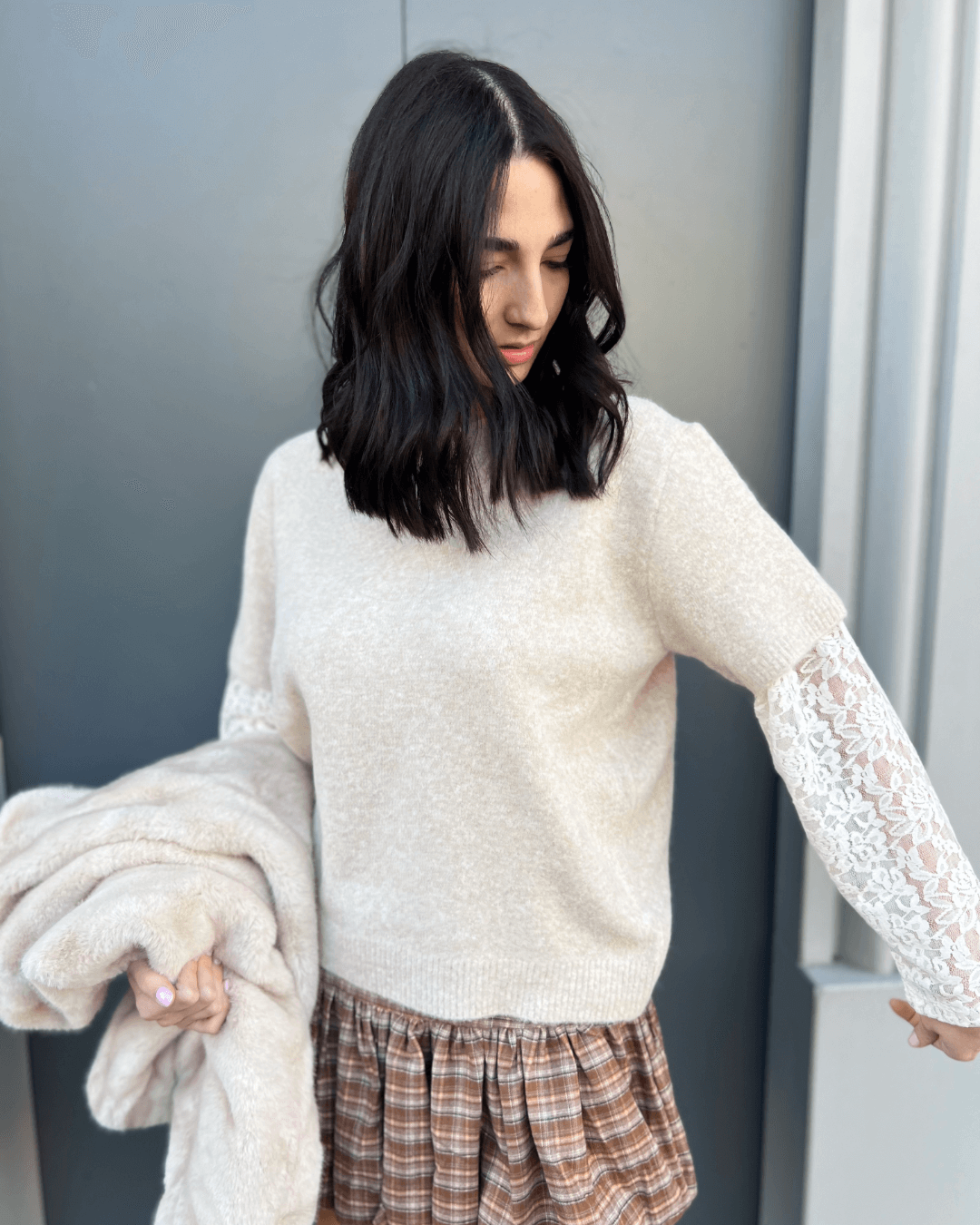 OF - Maglione Ully beige con maniche in pizzo