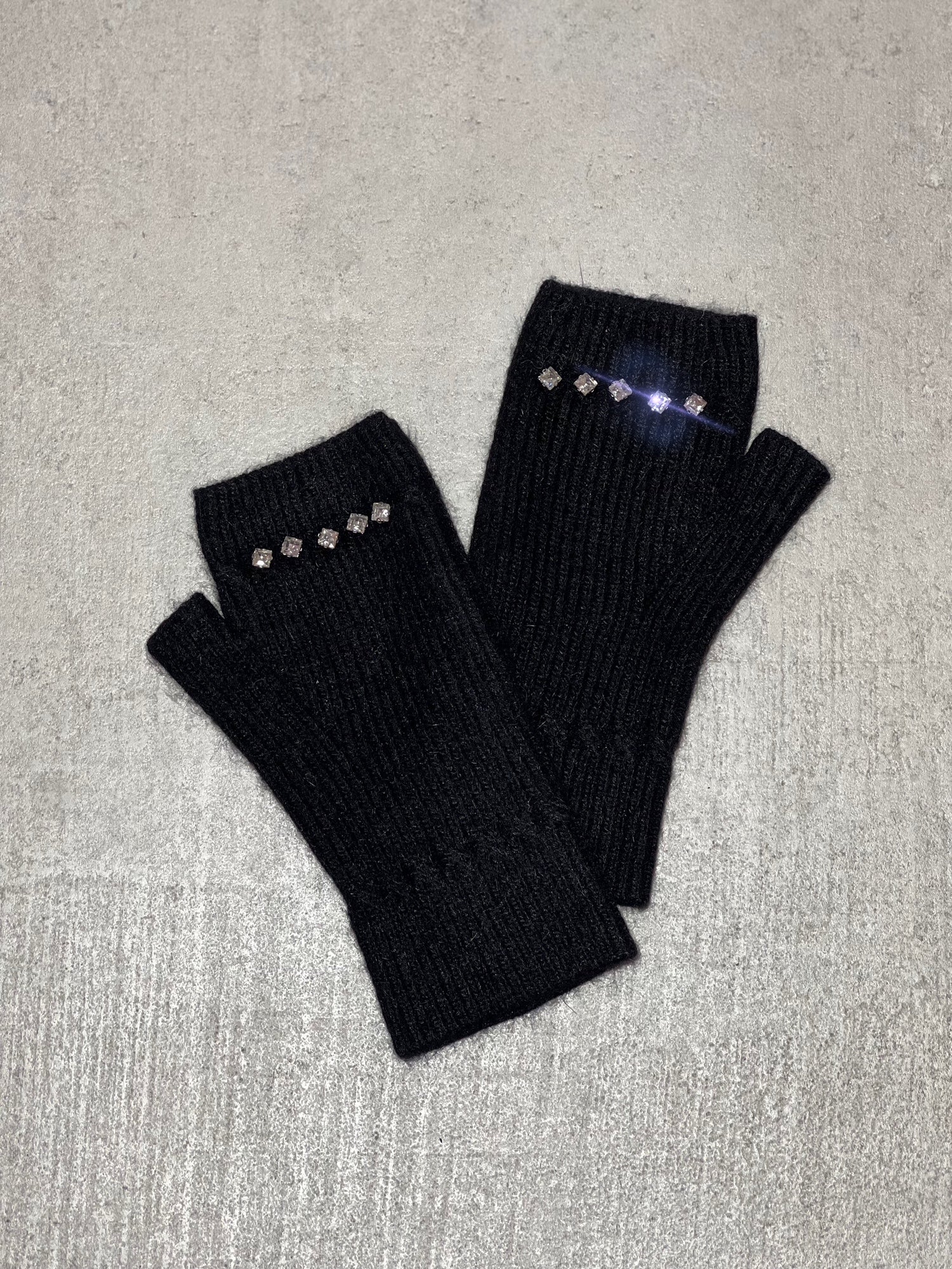 LM -Guantini Lux nero con pietre