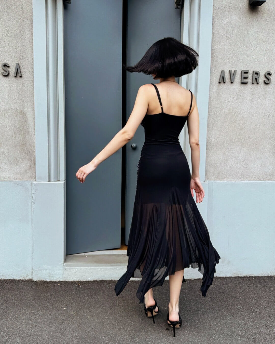 OF - Abito Sirren nero con pietre