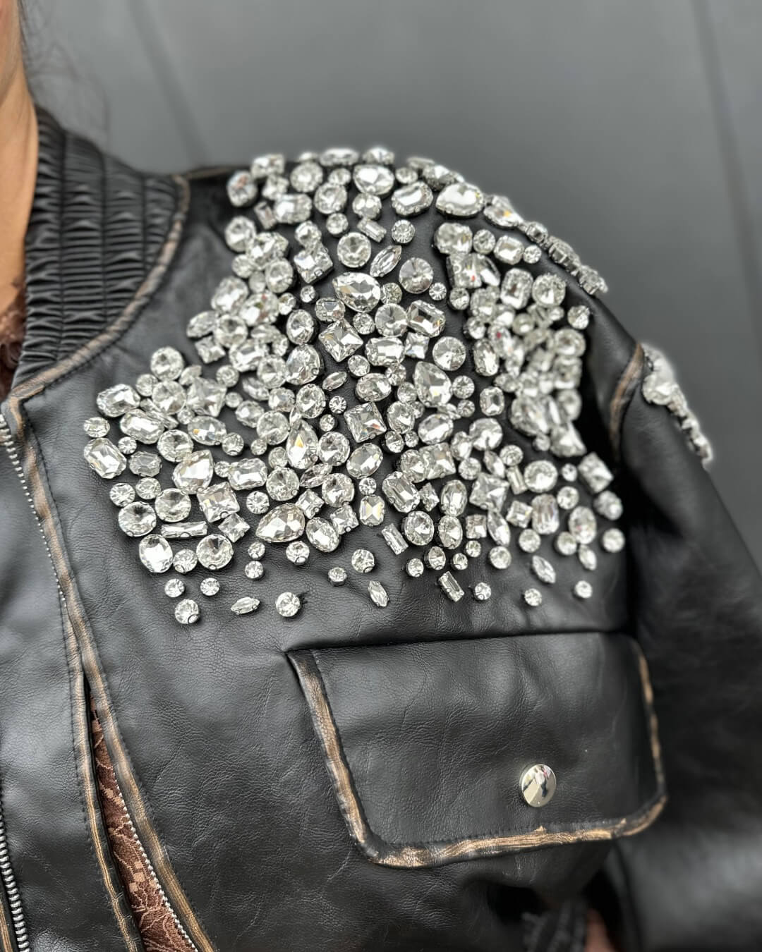 OF - ODI ET AMO Bomber Petra nero con strass