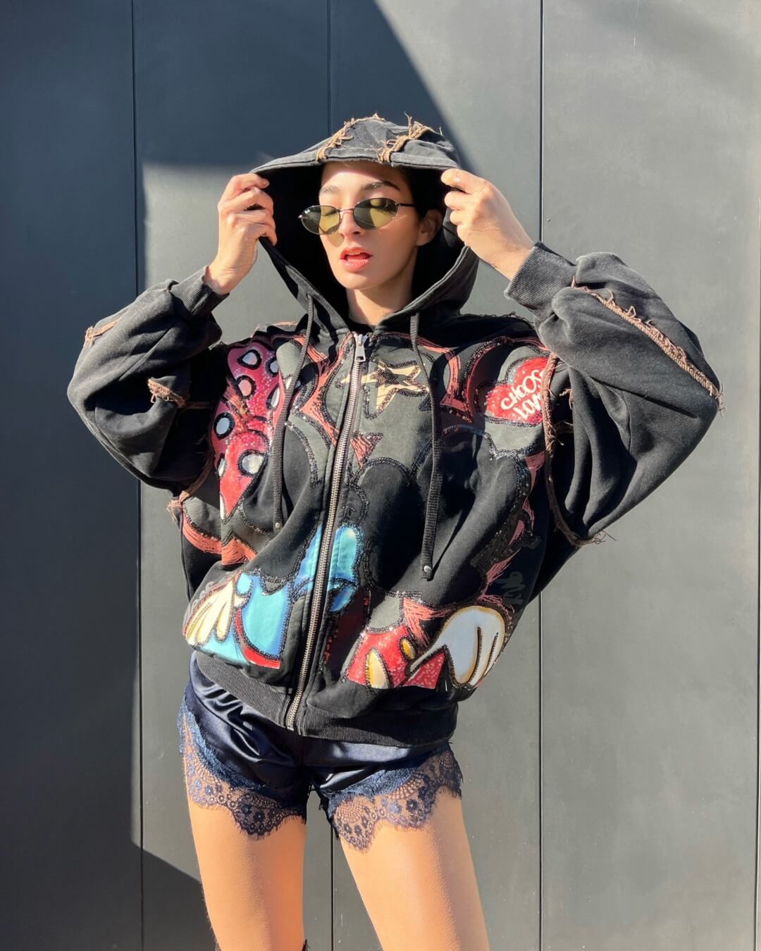 OF - Felpa Cartoon nero inserti strass