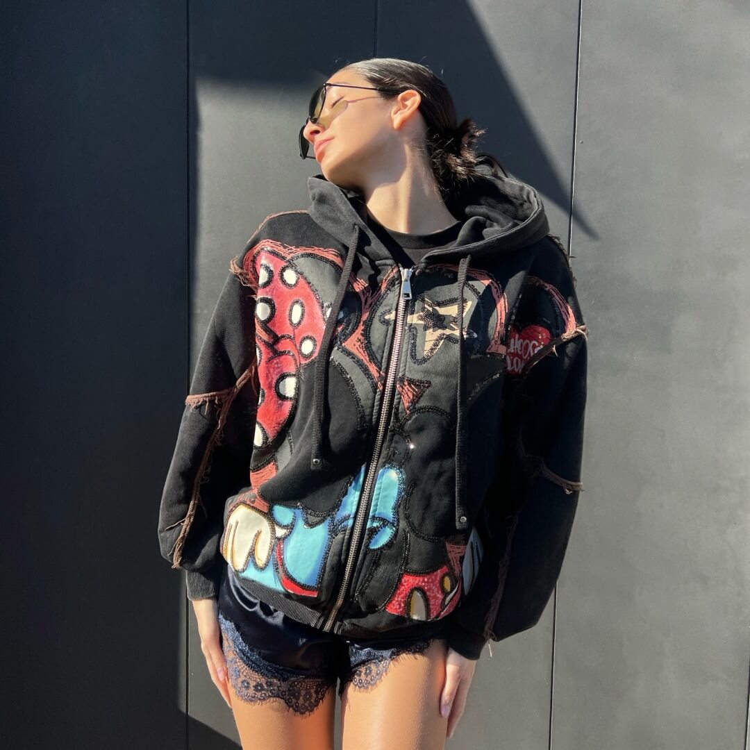 OF - Felpa Cartoon nero inserti strass