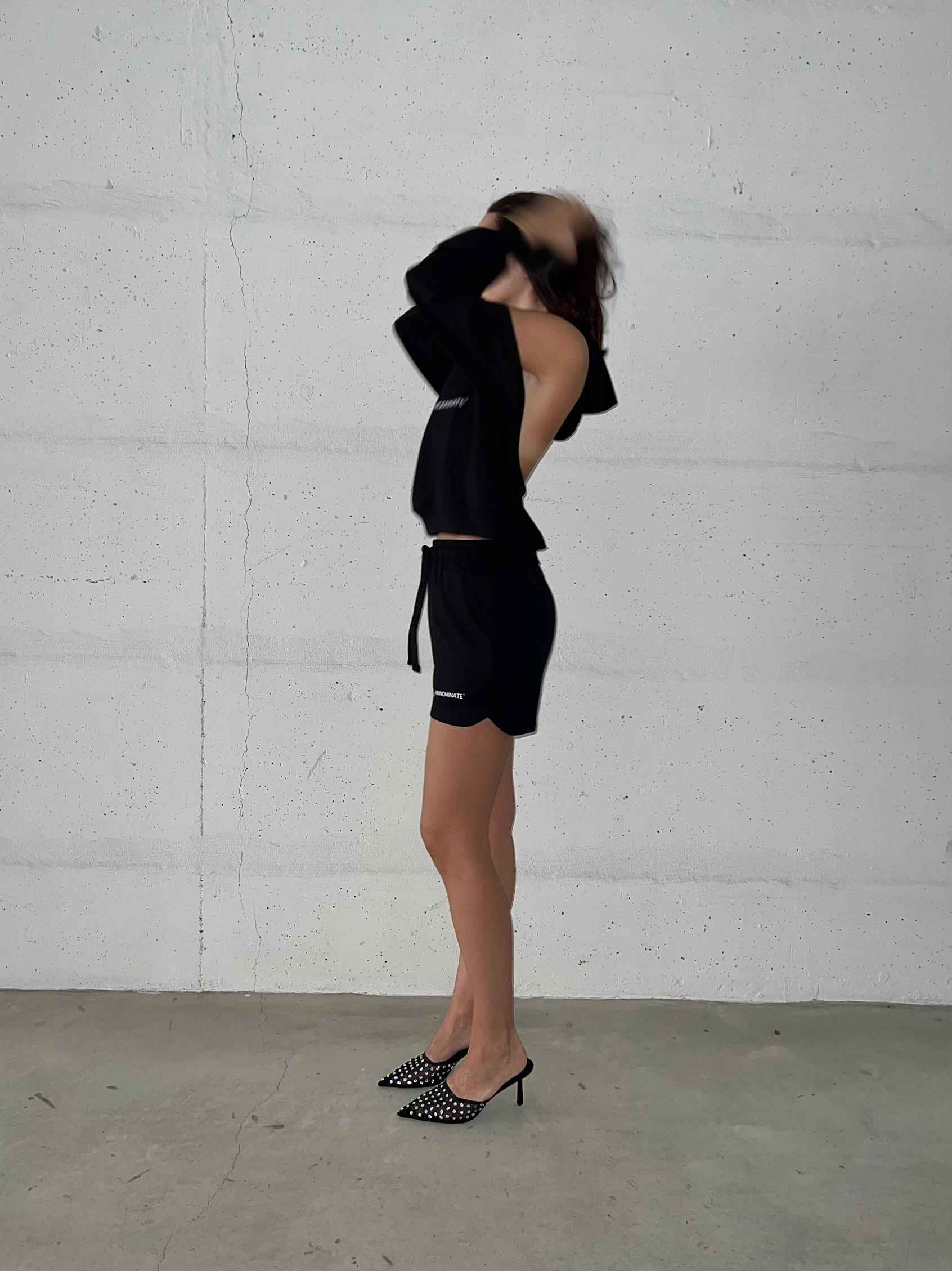 LM - Hinnominate Shorts corto nero con spacchi laterali