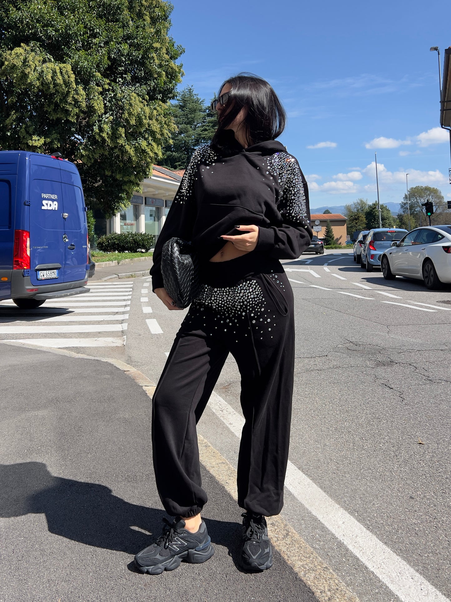 LM - ODI ET AMO Felpa Moana nero con strass