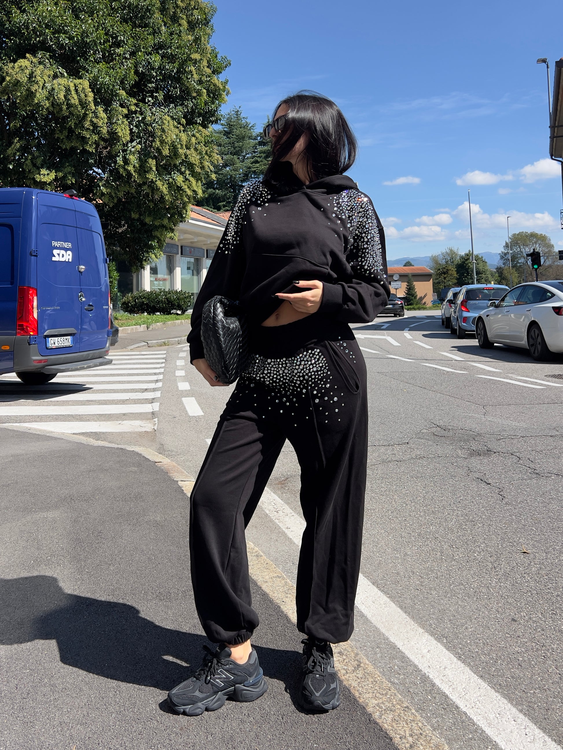 LM - ODI ET AMO Felpa Moana nero con strass