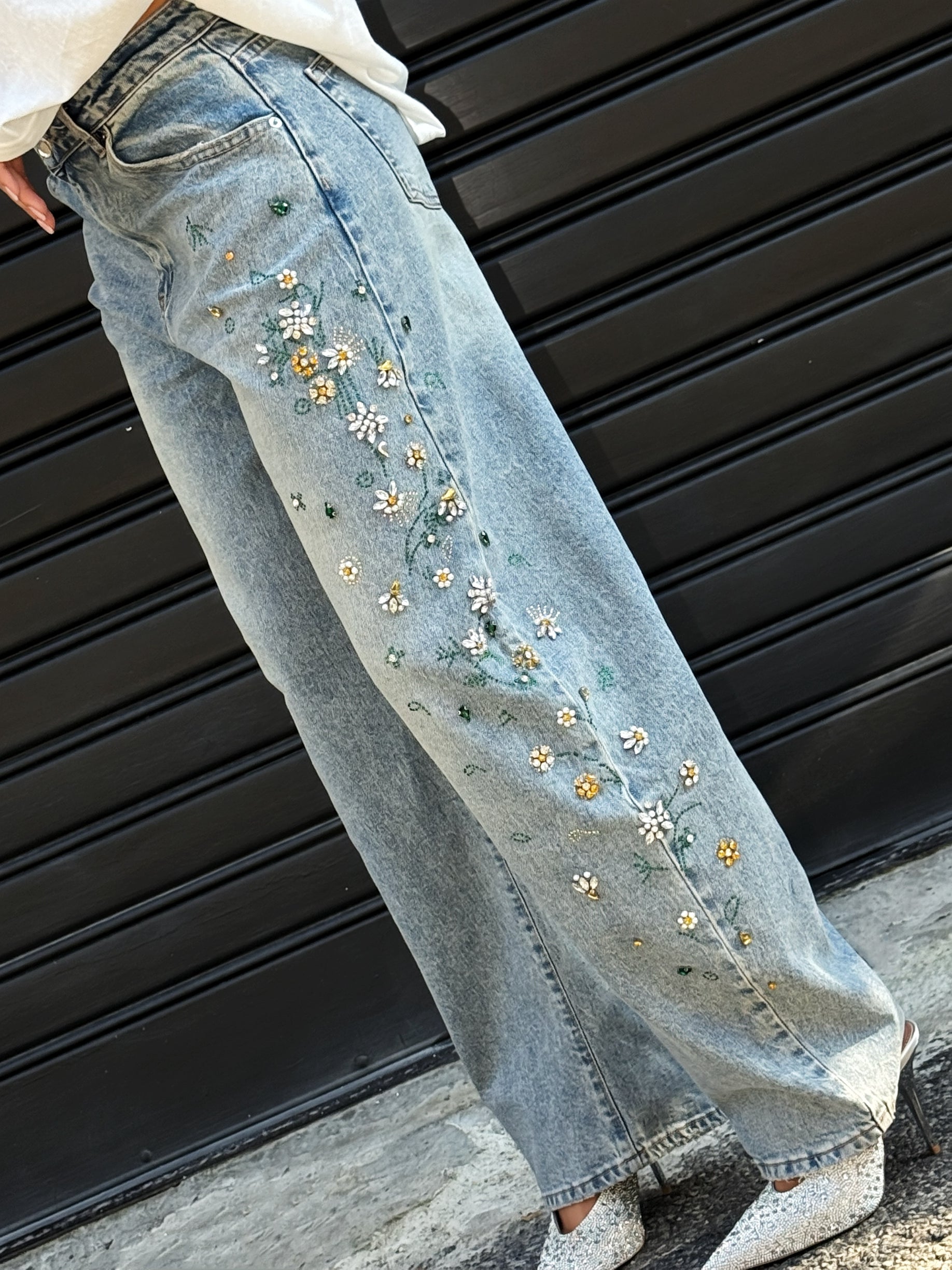 OF - Jeans Flores de Madrid con pietre