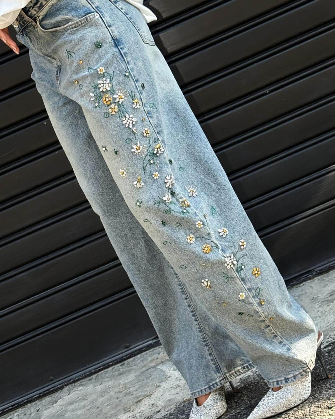 OF - Jeans Flores de Madrid con pietre