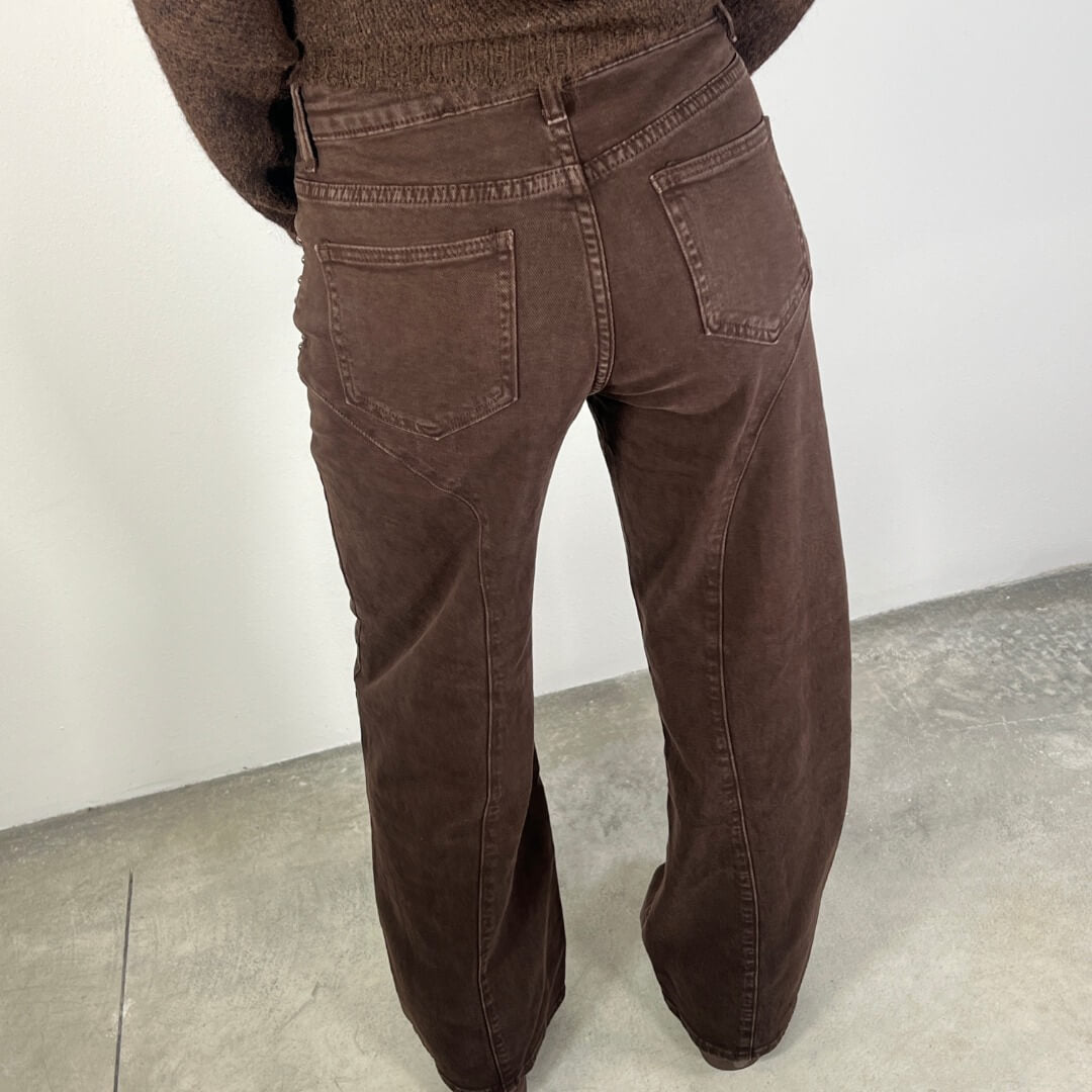 OF - Jeans Montaine marrone con borchie