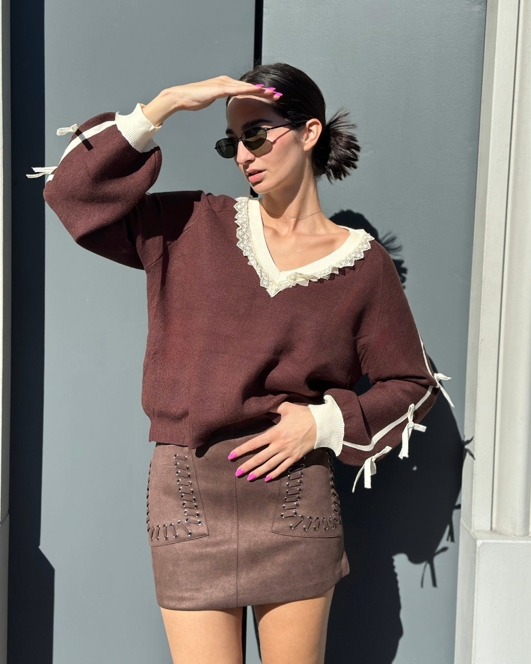 OF - Maglione Dana marrone con fiocchi