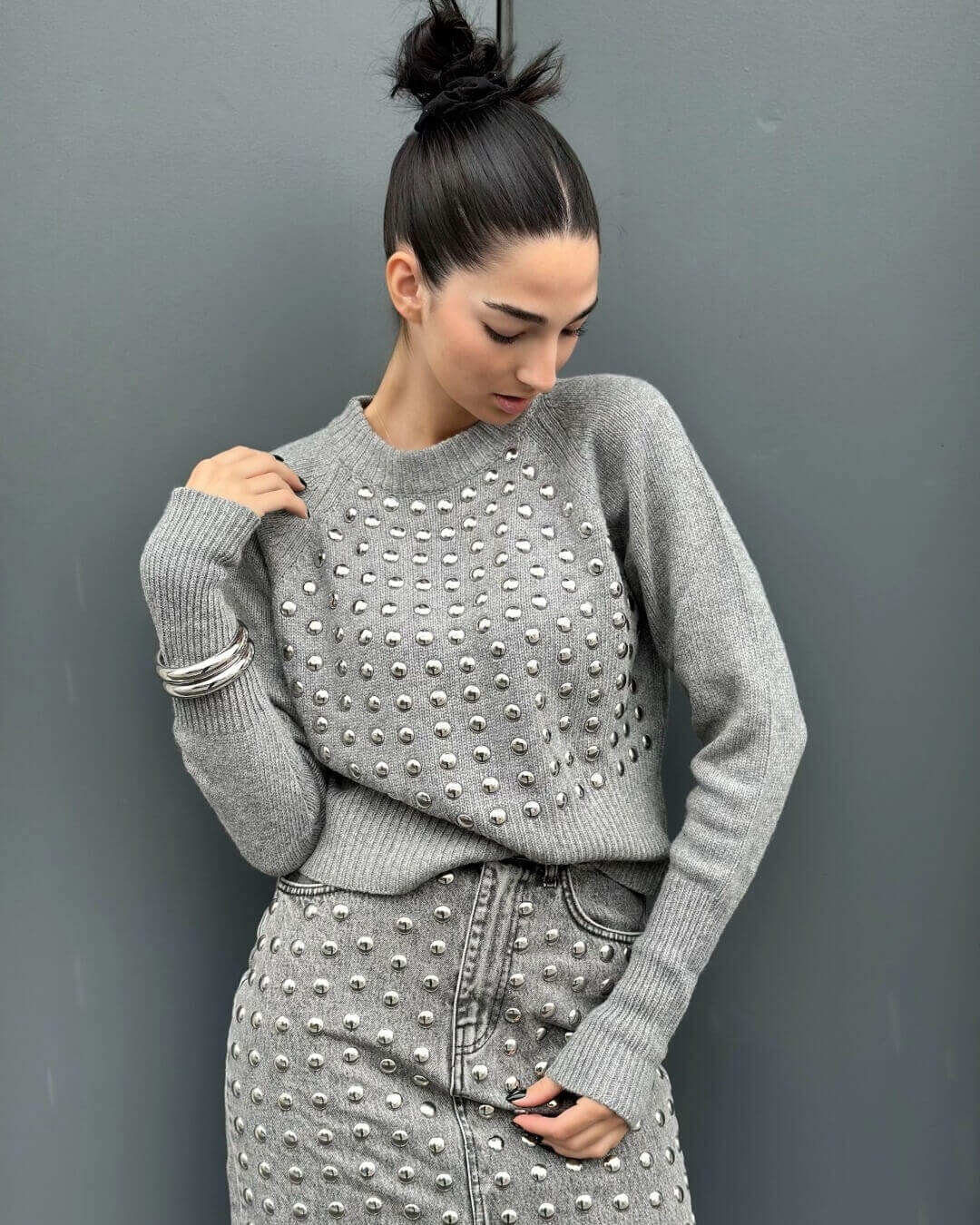 OF - ODI ET AMO Pullover Danai grigio con borchie