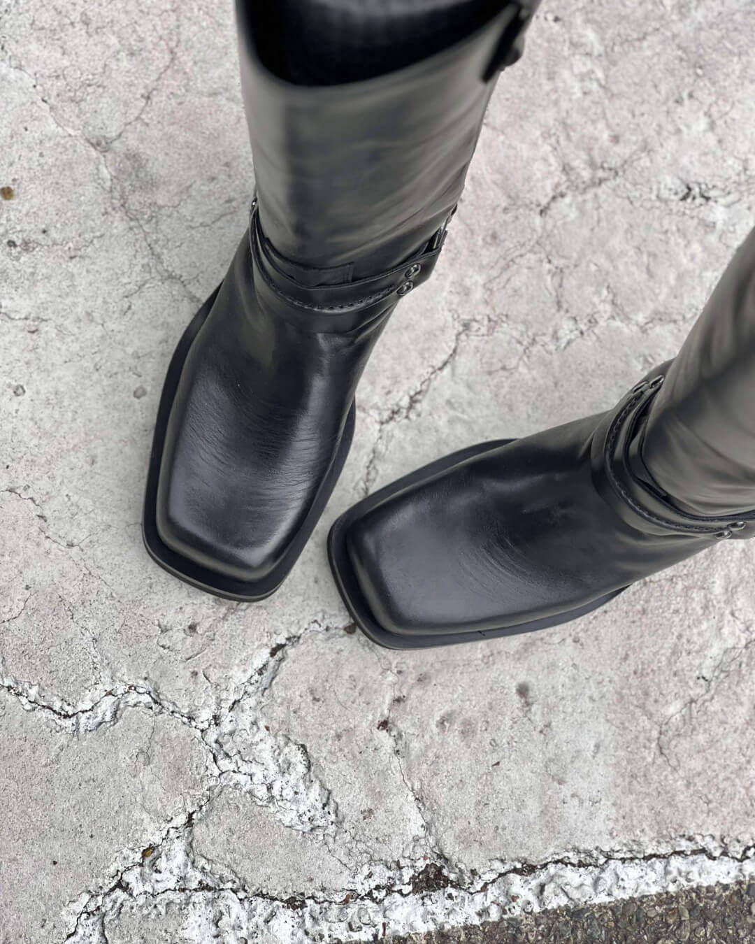 Biker Ryan nero con dettagli argento scuro