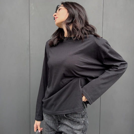 OF - T-shirt Melissa nero con spalle imbottite