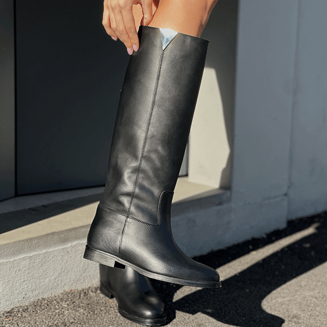 OF - Stivale Meredith nero con accessorio argento