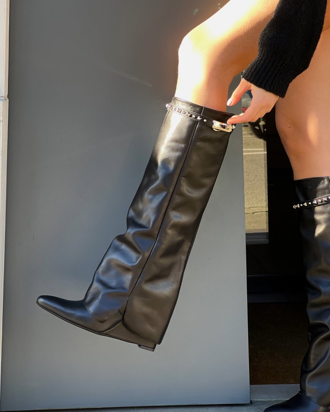 OF - Stivale Fancy nero con cinturino con borchie argento