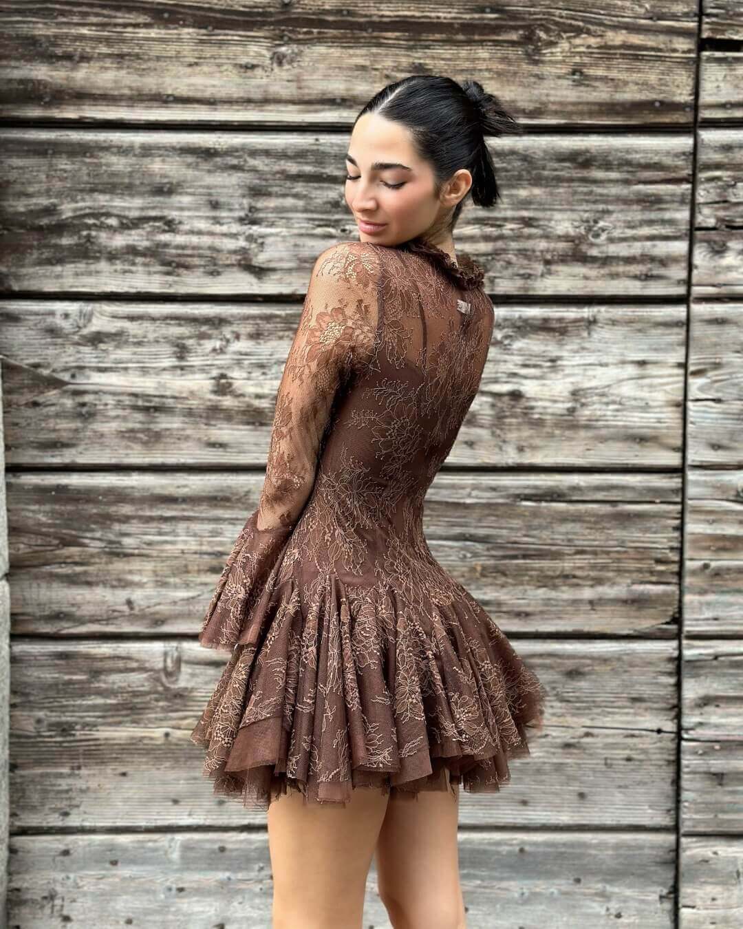 OF - Abito Stefany pizzo marrone con rouches