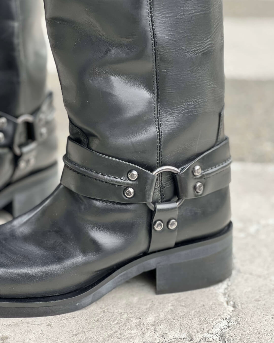 OF - Biker Ryan nero con dettagli argento scuro