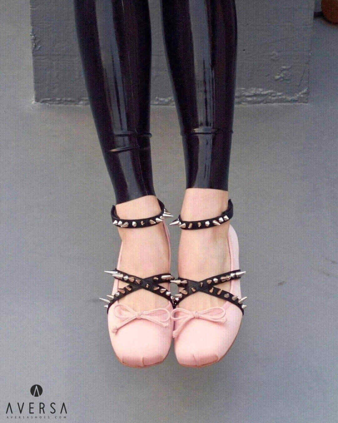 OF - Jeffrey Campbell Choreo-spk pink satin blk silver
 