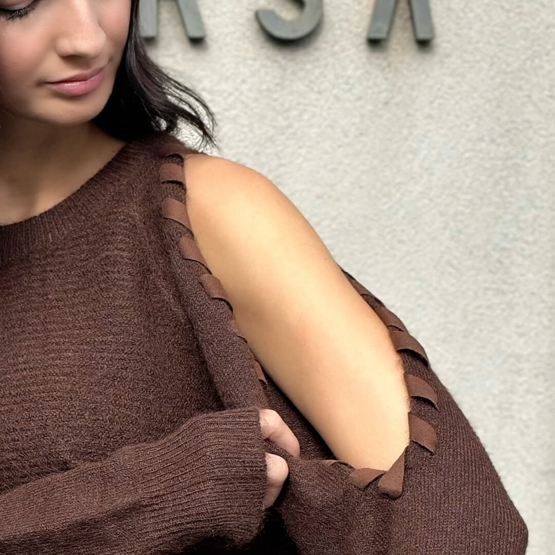 OF - Maglione Rin marrone con intreccio